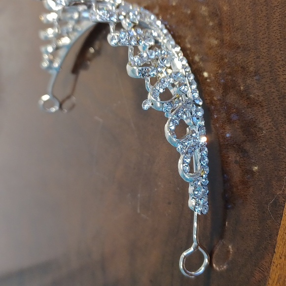 NEW. Bridal Headwear Tiera / Bride Wedding accessory 5730 - Picture 6 of 9